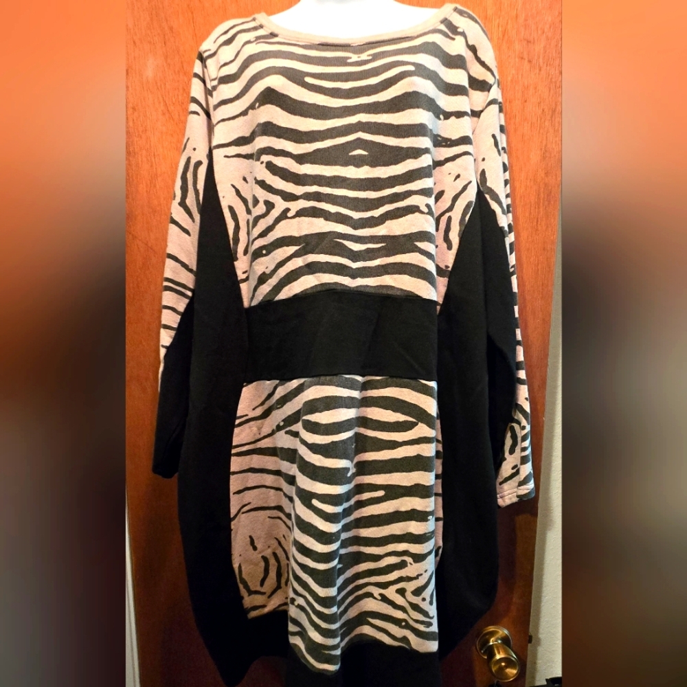 Carmakoma Black & Tan Zebra Print Sweatshirt Dress SzXL